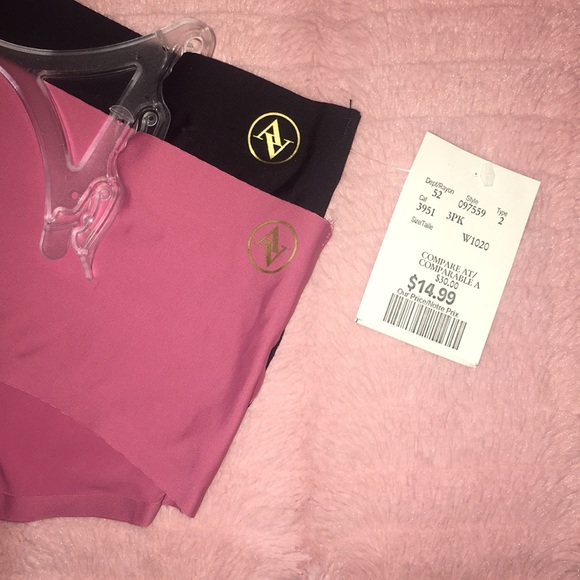 Adrienne Vittadini, NWT Microfibre Panties - Picture 5 of 8